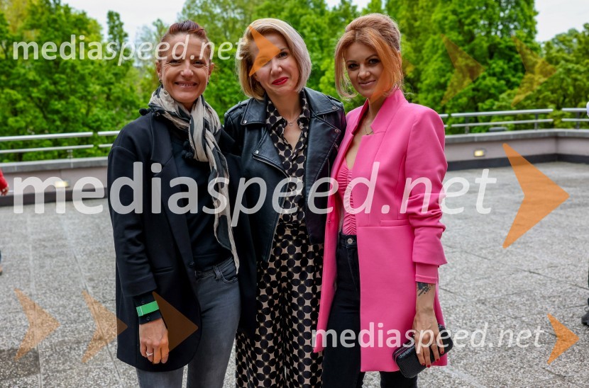  Urša Manček Rakovec, marketing, RTV Slovenija;  Natalija Cvetko, direktorica, Mediaspeed d.o.o.;  Nina Osenar Kontrec, pevka, voditeljica, modelSlovenija - Madžarska, hokejska tekma, VIP
