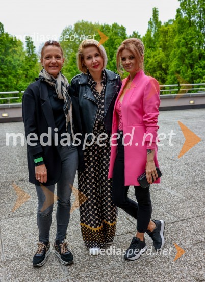  Urša Manček Rakovec, marketing, RTV Slovenija;  Natalija Cvetko, direktorica, Mediaspeed d.o.o.;  Nina Osenar Kontrec, pevka, voditeljica, modelSlovenija - Madžarska, hokejska tekma, VIP