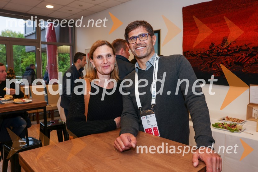  Mojca Prelesnik, informacijska pooblaščenka;  Matjaž Rakovec, predsednik Hokejske zveze SlovenijeSlovenija - Madžarska, hokejska tekma, VIP