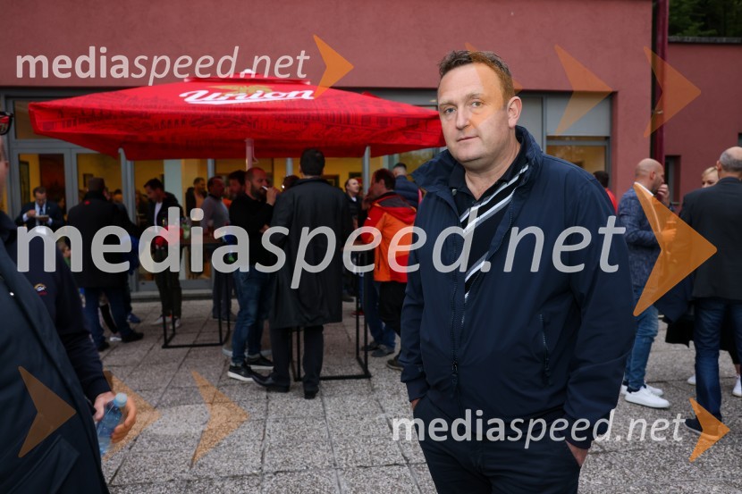  Dušan Mes, generalni direktor Sovenske železnice d.o.o.Slovenija - Madžarska, hokejska tekma, VIP