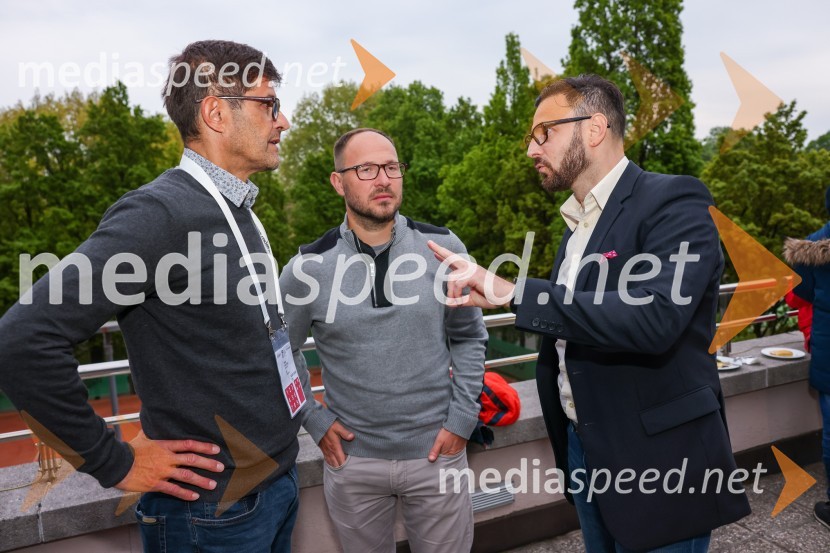 Matjaž Rakovec, predsednik Hokejske zveze Slovenije;  Jernej Vrtovec, minister za infrastrukturo;  Andor Ferenc Dávid, madžarski veleposlanik v SlovenijiSlovenija - Madžarska, hokejska tekma, VIP