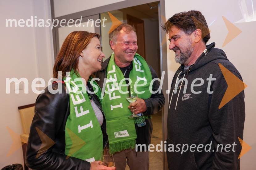  Tanja  Fajon, predsednica stranke SD ;  Veit-Ulrich Braun, novinar;  Anton Niculescu, romunski veleposlanikSlovenija - Madžarska, hokejska tekma, VIP