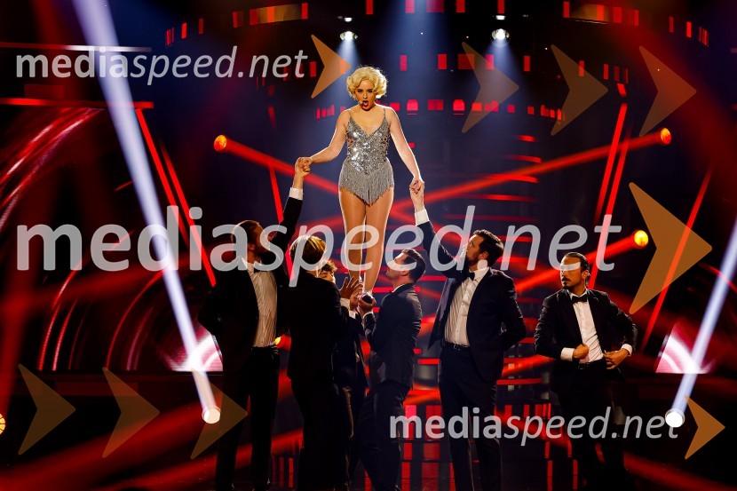  Adrijana Kamnik, pevkaZnan obraz ima svoj glas, 8. oddaja