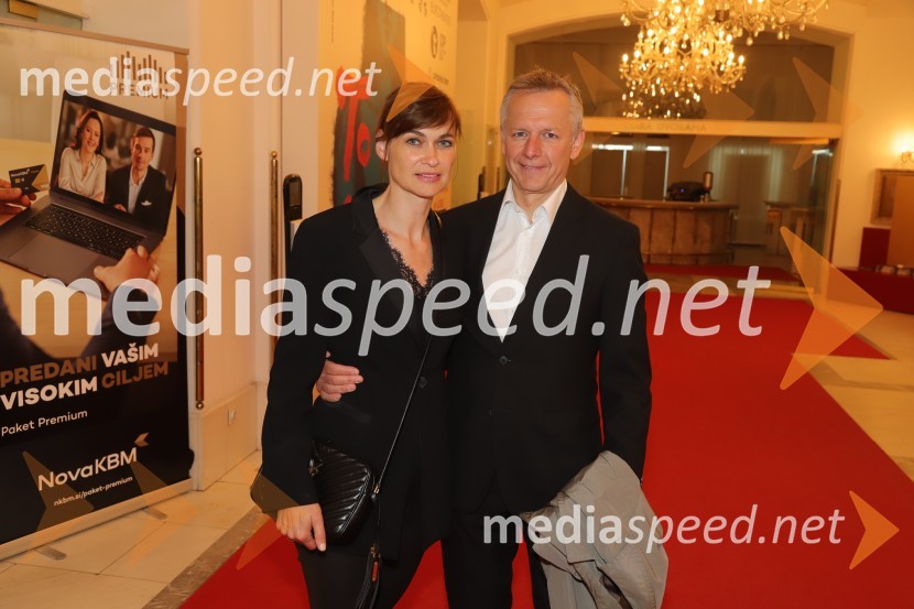  ... ;  Andrej Kac, odvetnikNe ti meni Alice, premiera avtorskega projekta, SNG Maribor