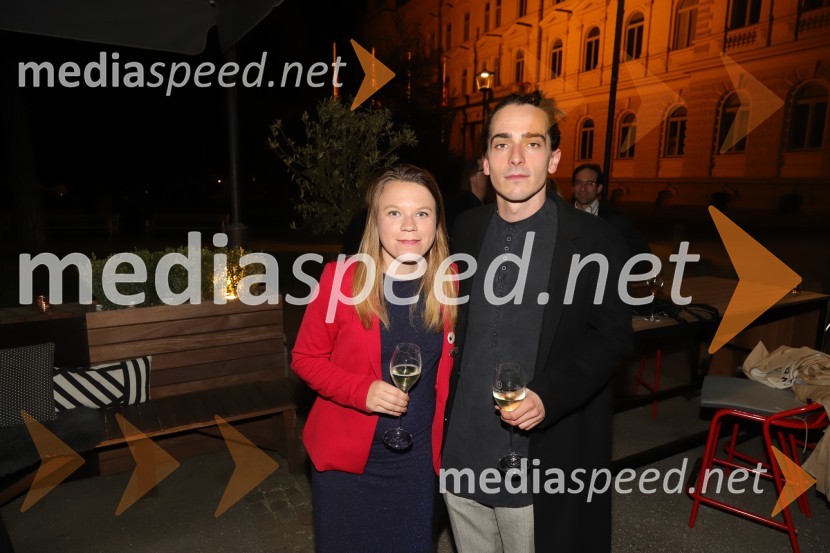  Mateja Kokol, režiserka;  Petja Labović, igralecNe ti meni Alice, premiera avtorskega projekta, SNG Maribor