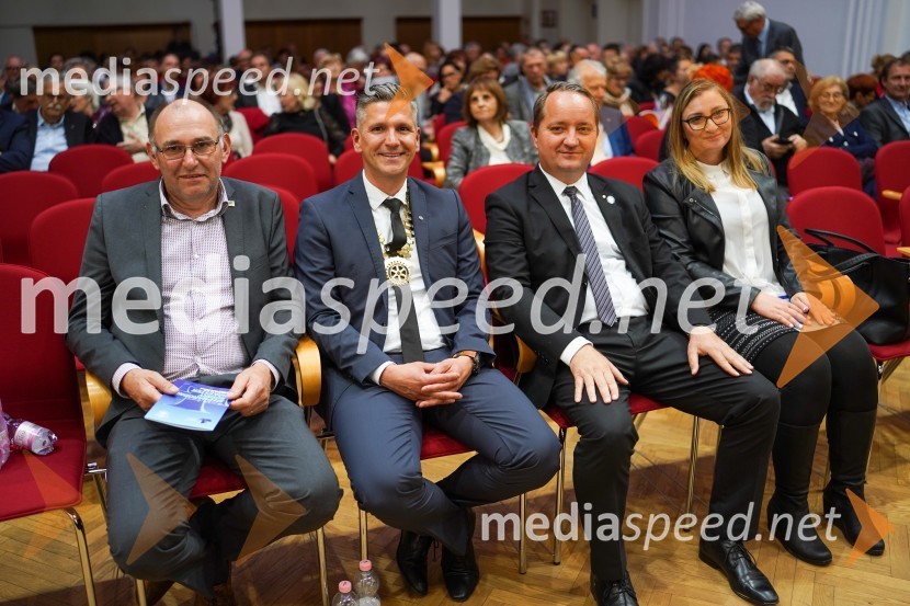  Mirko Valdhuber;  Matej Kolenc, predsednik, Rotary Maribor in ustanovni član RAC Maribor, ekonomist,;  Bojan Vrhovšek, asistent guvernerja v D 1912 Slovenija in Severna Makedonija;  ... Dobrodelni koncert mednarodnega rotarijskega orkestra ob 30-letnici Rotary kluba Maribor