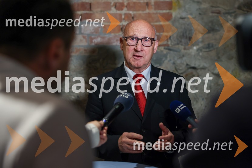  Bogdan Gabrovec, predsednik Olimpijskega komiteja SlovenijeTomaž Barada napovedal kandidaturo za predsednika OKS