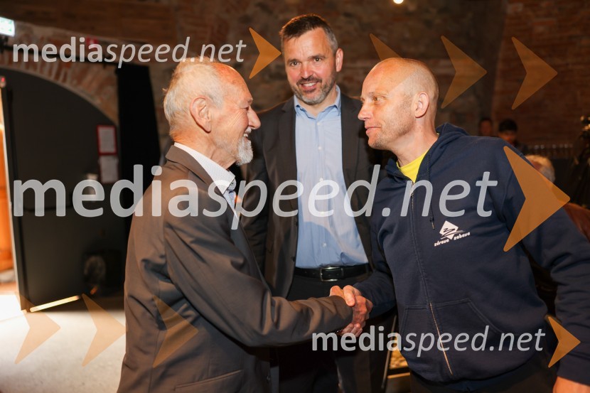 prof. dr. Miro Cerar, nekdanji predsednik Vlade Republike Slovenije, minister za zunanje zadeve RS, predsednik SMC;  Matej Planko, Planinska zveza Slovenije;  Zoran Kačičnik, član Izvršnega odbora OKS-ZŠZ in predstavnik Slovenske univerzitetne športne zveze (SUSA)Tomaž Barada napovedal kandidaturo za predsednika OKS