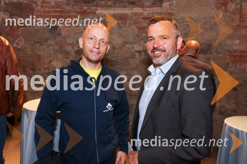  Zoran Kačičnik, član izvršnega odbora OKS-ZŠZ in predstavnik Slovenske univerzitetne zveze (SUSA);  Matej Planko, Planinska zveza SlovenijeTomaž Barada napovedal kandidaturo za predsednika OKS