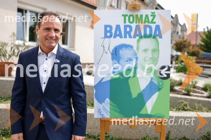  Tomaž Barada, taekwondoist in kickbokser, predsednik Športne zveze Maribor, predsednik Športne zveze Maribor, podpredsednik Olimpijskega komiteja SlovenijeTomaž Barada napovedal kandidaturo za predsednika OKS