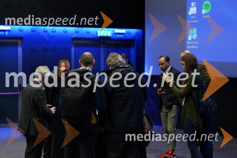 Šestim arhitekturnim birojem danes predstavljeno gradivo za ureditev območja »Levi breg«