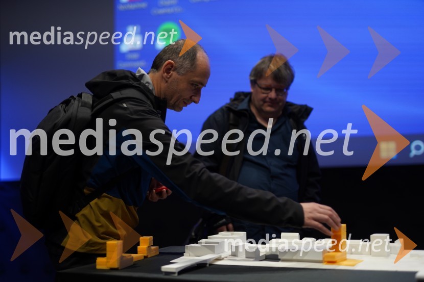 Šestim arhitekturnim birojem danes predstavljeno gradivo za ureditev območja »Levi breg«