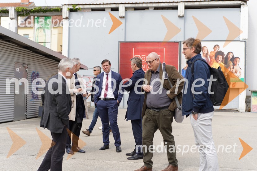 Šestim arhitekturnim birojem danes predstavljeno gradivo za ureditev območja »Levi breg«