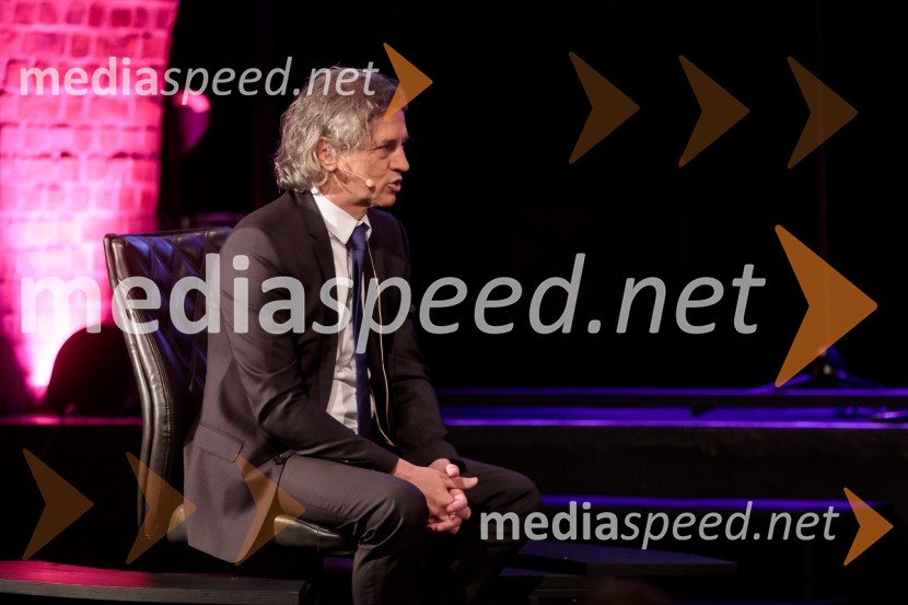  Robert Golob, predsednik stranke Gibanje SvobodaDan zmage z Marcelom Štefančičem Jr