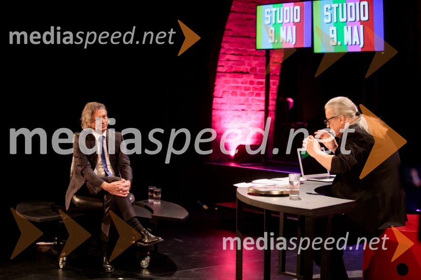  Robert Golob, predsednik stranke Gibanje Svoboda; mag. Marcel Štefančič ml., filmski kritik, publicist in TV voditeljDan zmage z Marcelom Štefančičem Jr