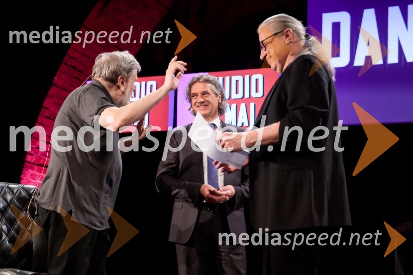 dr. Slavoj Žižek, filozof;  Robert Golob, predsednik stranke Gibanje Svoboda; mag. Marcel Štefančič ml., filmski kritik, publicist in TV voditeljDan zmage z Marcelom Štefančičem Jr