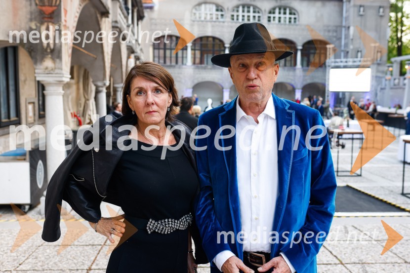  Vlado Kreslin, glasbenik;  Eva  Strmljan Kreslin,  direktorica, javni zavod Mala ulicaOtvoritev nove strehe v Poletnem gledališču Križank