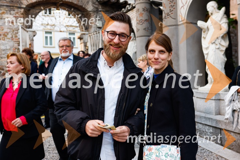  Gašper Bergant, stand up komik;  ... Otvoritev nove strehe v Poletnem gledališču Križank