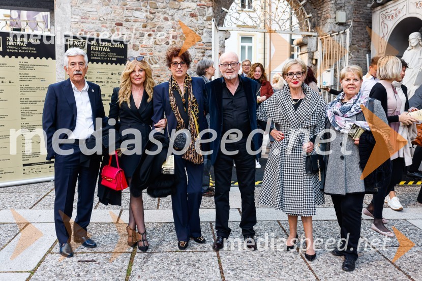  Rajko Kotnik, državni pravobranilec, bivši predsednik Lions Ljubljana Rožnik;  Darja Kuhar Kotnik, soustanoviteljica in podpredsednica Društva za zdravje naroda;  Viviana Vran, profesorica italijanščine;  Tomo Vran, akademski slikar;  Metka  Premerl, slavistka;  Irena  Butoln, germanistkaOtvoritev nove strehe v Poletnem gledališču Križank