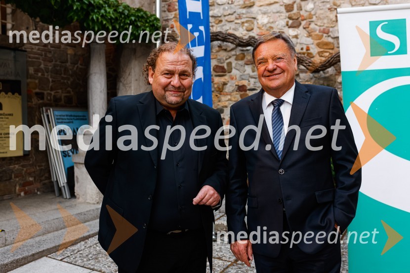 Darko  Brlek, direktor in umetniški vodja, Festival Ljubljana;  Zoran Janković, župan, Mestna občina LjubljanaOtvoritev nove strehe v Poletnem gledališču Križank