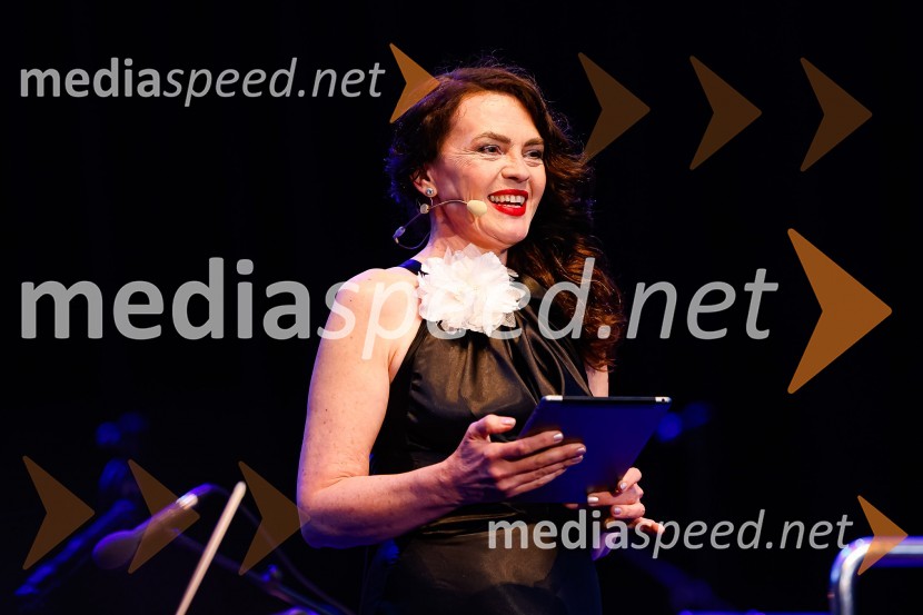  Tajda Lekše, voditeljicaOtvoritev nove strehe v Poletnem gledališču Križank