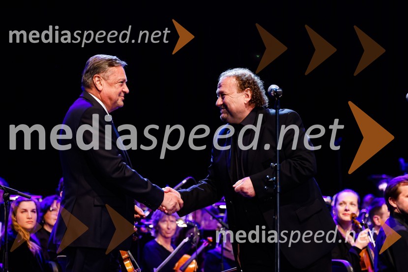  Zoran Janković, župan, Mestna občina Ljubljana;  Darko  Brlek, direktor in umetniški vodja, Festival LjubljanaOtvoritev nove strehe v Poletnem gledališču Križank