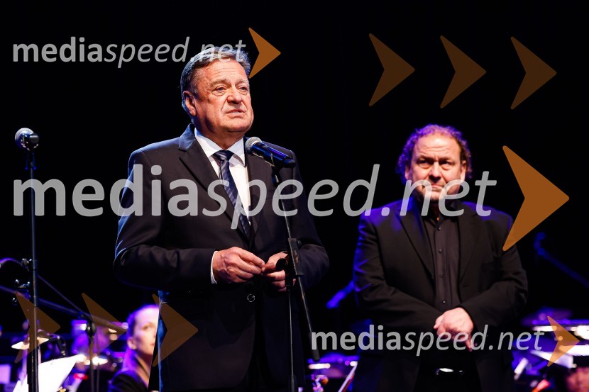  Zoran Janković, župan, Mestna občina Ljubljana;  Darko  Brlek, direktor in umetniški vodja, Festival LjubljanaOtvoritev nove strehe v Poletnem gledališču Križank