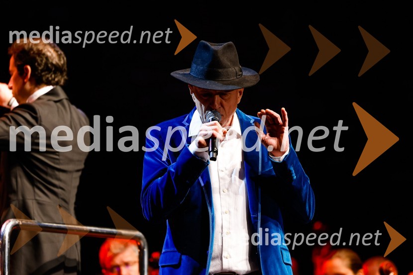  Vlado Kreslin, glasbenikOtvoritev nove strehe v Poletnem gledališču Križank