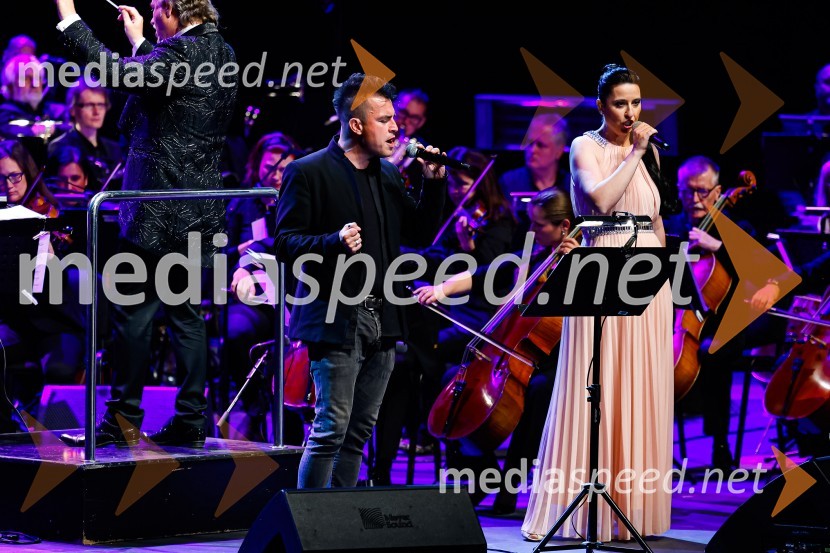  Omar Naber, glasbenik;  Elvira  Hasanagić, sopranistkaOtvoritev nove strehe v Poletnem gledališču Križank