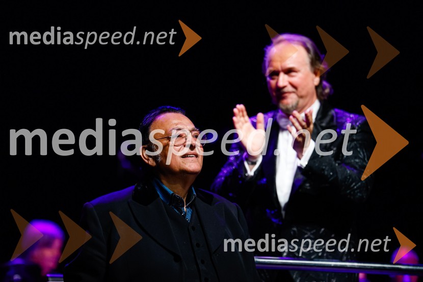  Oto Pestner, pevec;  Patrik Greblo, dirigentOtvoritev nove strehe v Poletnem gledališču Križank