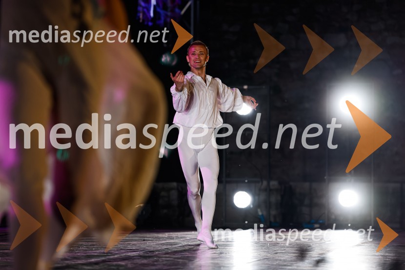  Denis Matvienko, baletni plesalecOtvoritev nove strehe v Poletnem gledališču Križank