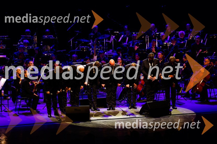 Slovenski oktetOtvoritev nove strehe v Poletnem gledališču Križank