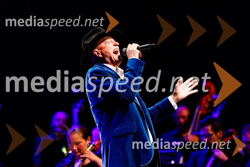  Vlado Kreslin, glasbenikOtvoritev nove strehe v Poletnem gledališču Križank