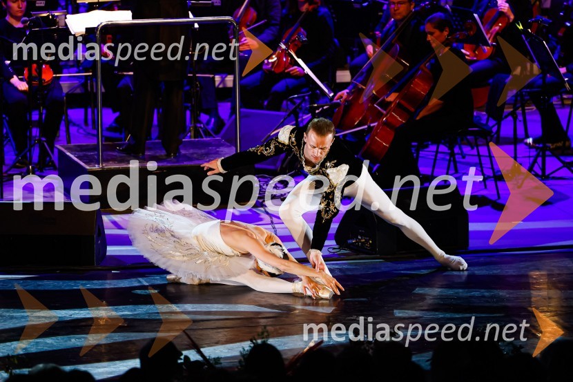  Anastasia Matvienko, baletna plesalka;  Denis Matvienko, baletni plesalecOtvoritev nove strehe v Poletnem gledališču Križank