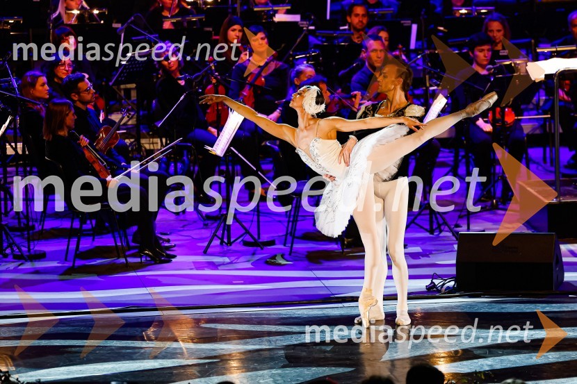  Anastasia Matvienko, baletna plesalka;  Denis Matvienko, baletni plesalecOtvoritev nove strehe v Poletnem gledališču Križank