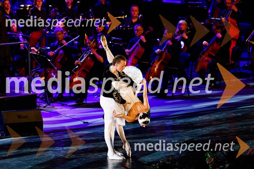  Denis Matvienko, baletni plesalec;  Anastasia Matvienko, baletna plesalkaOtvoritev nove strehe v Poletnem gledališču Križank