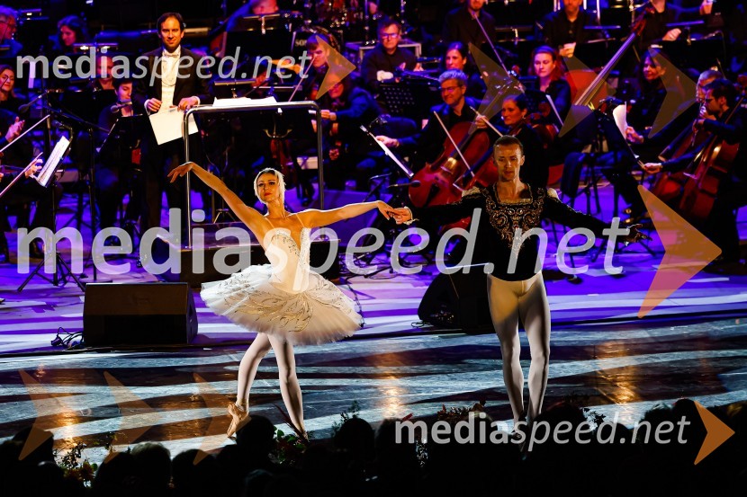  Anastasia Matvienko, baletna plesalka;  Denis Matvienko, baletni plesalecOtvoritev nove strehe v Poletnem gledališču Križank