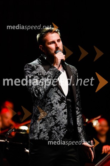  Gregor Ravnik, pevecOtvoritev nove strehe v Poletnem gledališču Križank