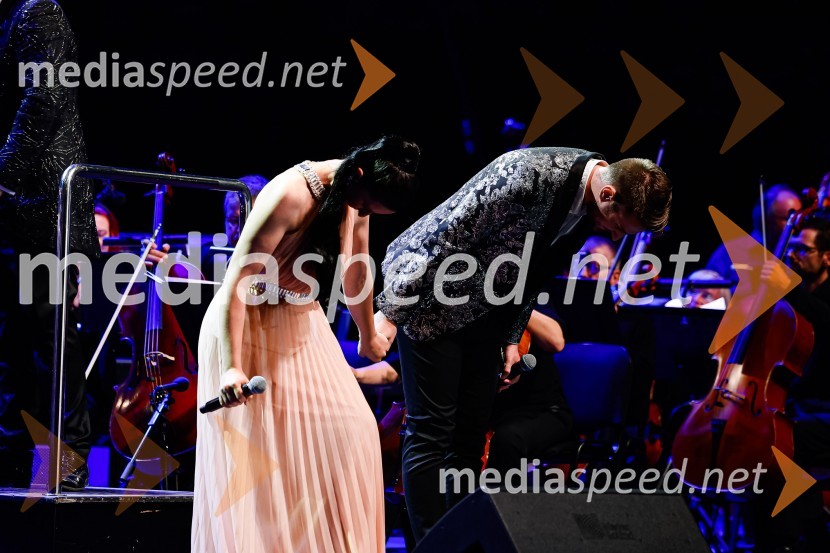  Elvira  Hasanagić, sopranistka;  Gregor Ravnik, pevecOtvoritev nove strehe v Poletnem gledališču Križank