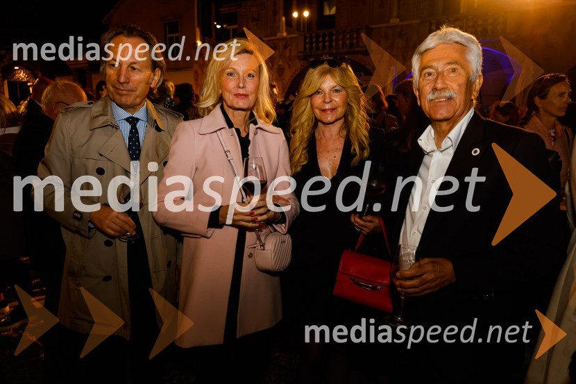  ... ;  ... ;  Darja Kuhar Kotnik, soustanoviteljica in podpredsednica Društva za zdravje naroda;  Rajko Kotnik, državni pravobranilec, bivši predsednik Lions Ljubljana RožnikOtvoritev nove strehe v Poletnem gledališču Križank