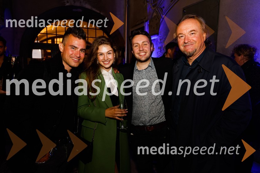  Omar Naber, glasbenik;  Saša Lešnjek, pevka, igralka;  Alex Volasko, pevec;  ... Otvoritev nove strehe v Poletnem gledališču Križank