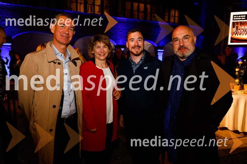  ... ;  ... ;  Darko Vidic, bariton, Slovenski oktet;  Jože Vidic, operni pevec, bariton, Slovenski oktetOtvoritev nove strehe v Poletnem gledališču Križank