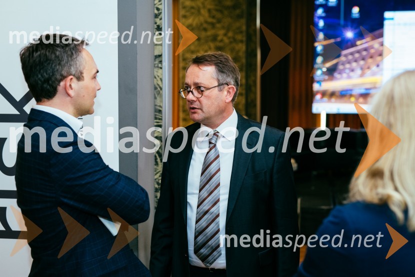  Primož Visenjak; mag. Klemen Potisek, državni sekretar, Ministrstvo za infrastrukturo Deseta obletnica društva SI.RISK