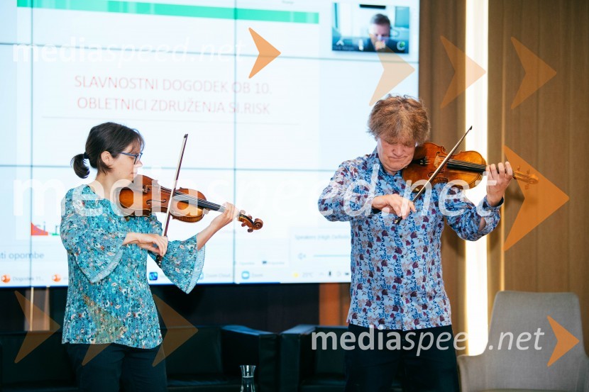 Glasbena skupina TerrafolkDeseta obletnica društva SI.RISK