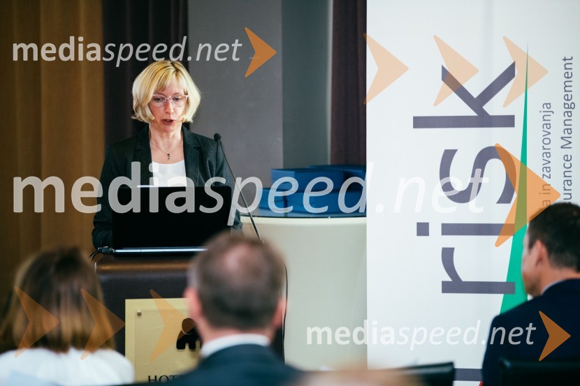  Maja Šušteršič, vodja oddelka zavarovanj na Petrolu in predsednica Združenja S. I. RISKDeseta obletnica društva SI.RISK