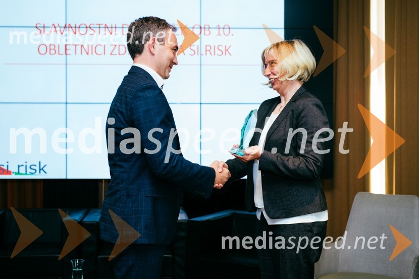  ... ;  Maja Šušteršič, vodja oddelka zavarovanj na Petrolu in predsednica Združenja S. I. RISKDeseta obletnica društva SI.RISK