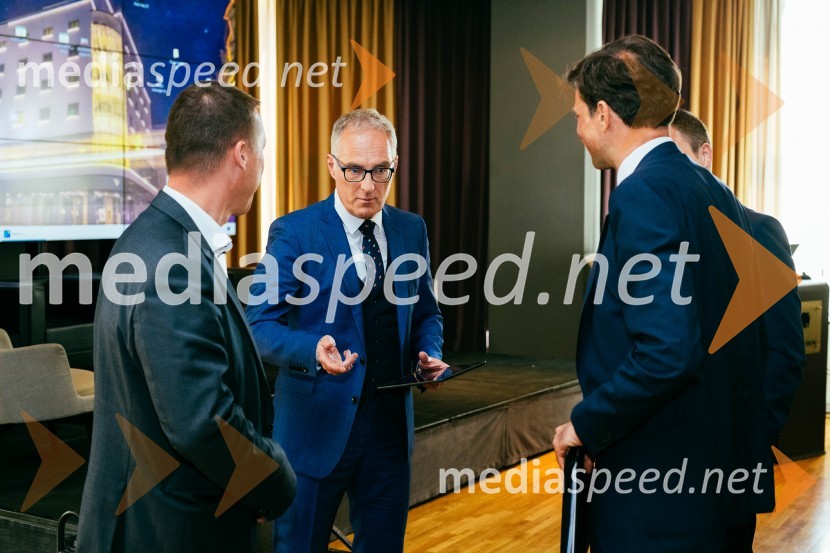  ... ;  Igor Evgen Bergant, novinar in TV voditelj; mag. Gorazd Jenko, izvršni direktor, Zavarovalnica Triglav d.d.Deseta obletnica društva SI.RISK