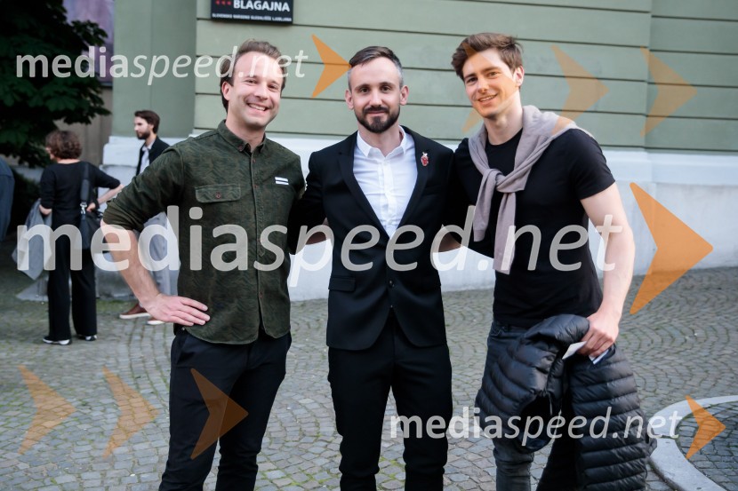  Nik  Škrlec, igralec;  Jernej Pristov, vodja službe za odnose z javnostmi SNG Drama Ljubljana;  Matej Zemljič, igralecVeliki diktator, premiera drame