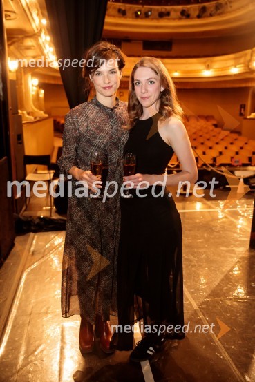  Tina Vrbnjak, igralka;  Eva Jesenovec, igralkaVeliki diktator, premiera drame