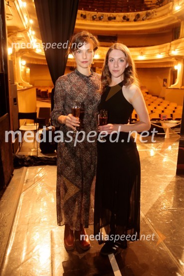  Tina Vrbnjak, igralka;  Eva Jesenovec, igralkaVeliki diktator, premiera drame